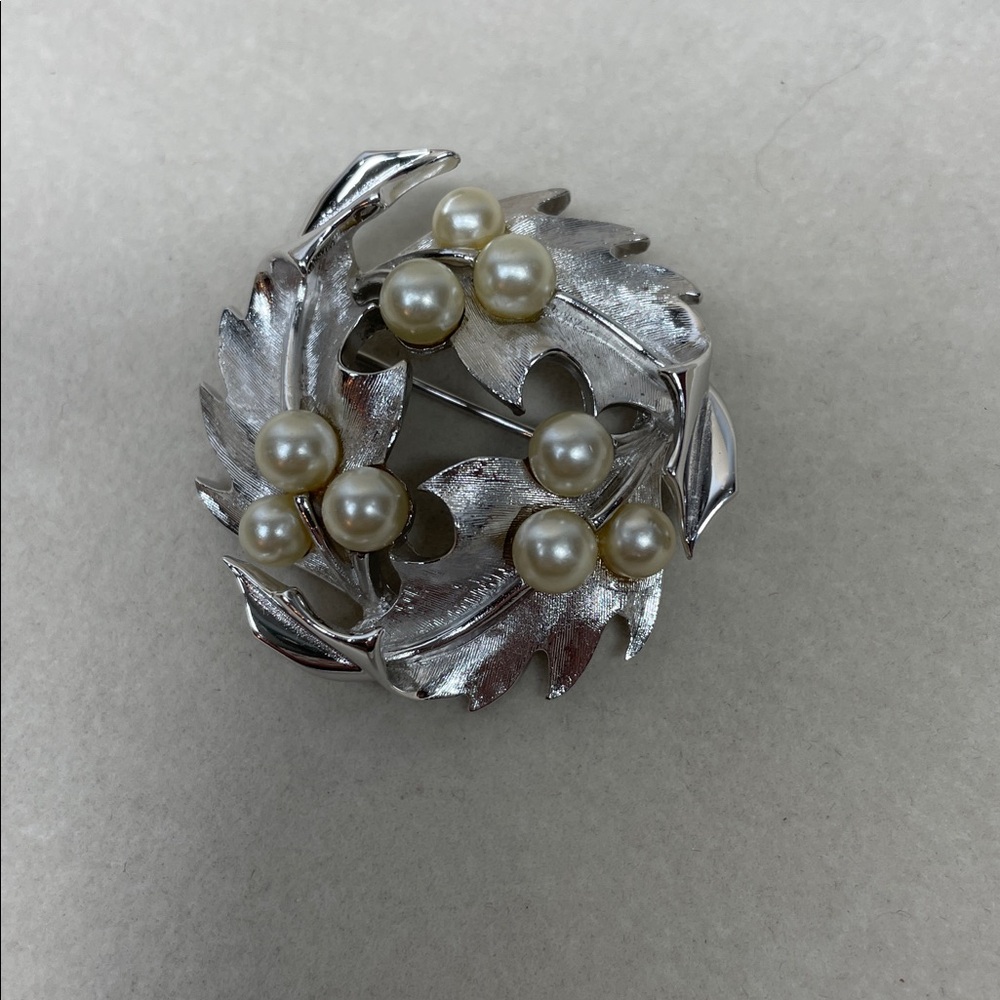 Crown Trifari Elegant Business Silver Brooch with Pearl Details
